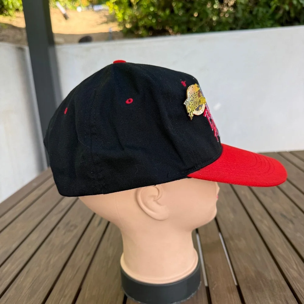 Vintage Planet Hollywood Costa Mesa‎ Snapback Hat Black Red with Enamel Pin